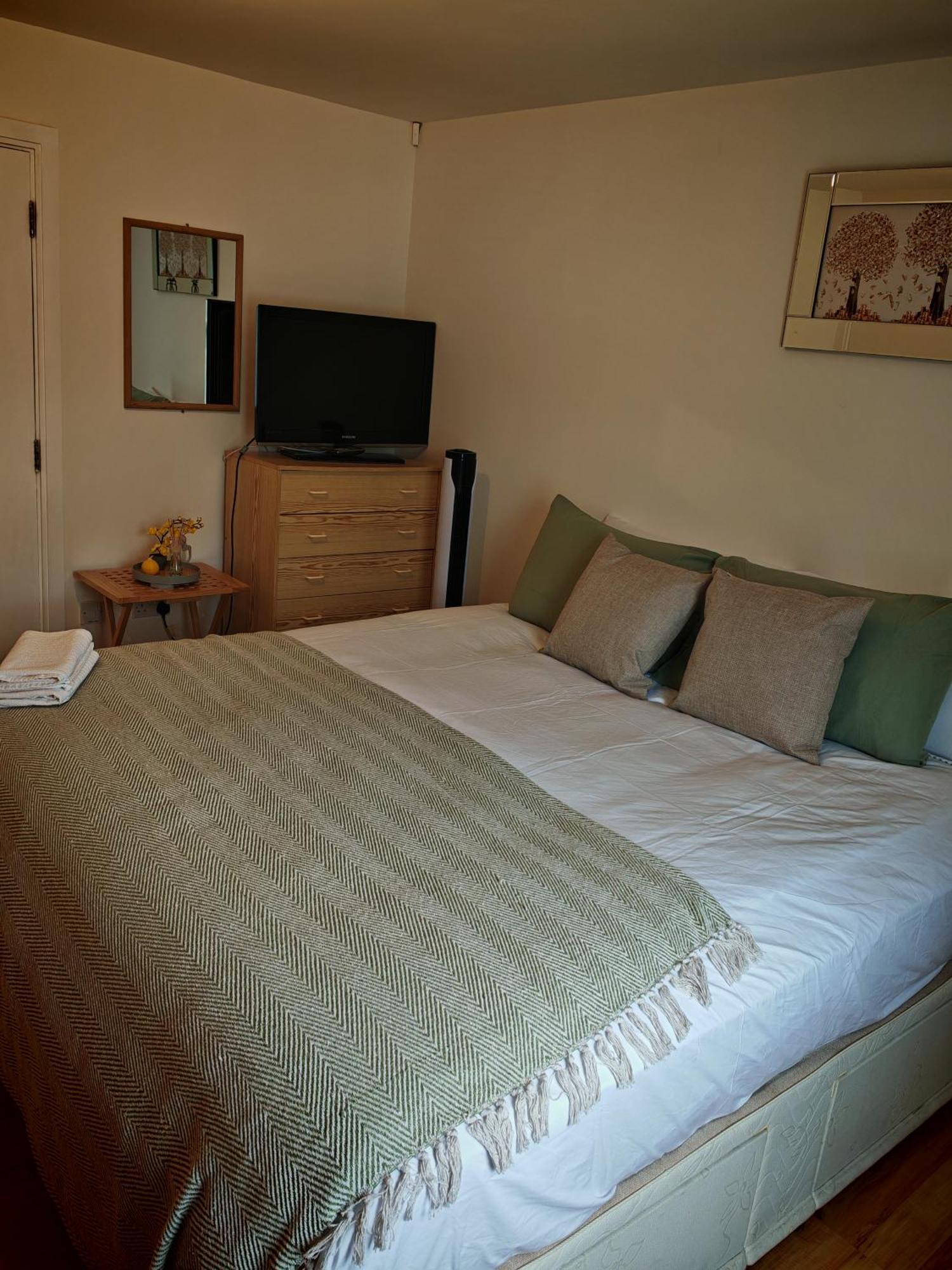 Spacious & Cosy Double And Single Bedrooms Close To Hendon & Colindale Tube Stations Exterior foto